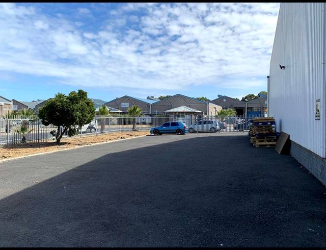 230M² FACTORY TO LET IN GOODWOOD CENTRAL